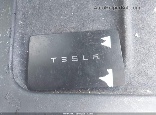7SAYGDEF3RF020778 2024 TESLA MODEL Y Dark Blue Widok deski rozdzielczej