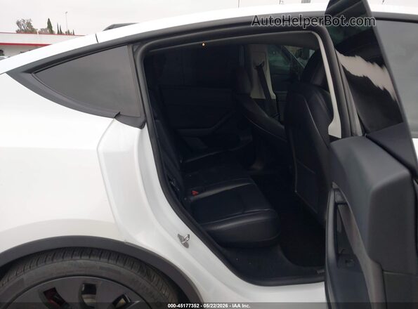 7SAYGDEF4PF611358 2023 TESLA MODEL Y Белый 