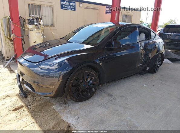 7SAYGDEF4RF029389 2024 TESLA MODEL Y Черный Передняя левая четверть