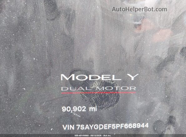 7SAYGDEF5PF668944 2023 TESLA MODEL Y Blue Vista de los asientos traseros
