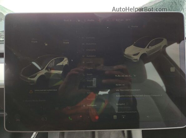 7SAYGDEF6SA353611 2025 TESLA MODEL White Սարքավորումների վահանակի տեսք