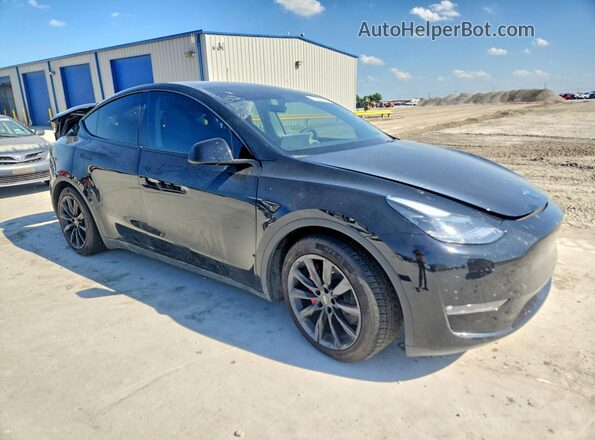 7SAYGDEF7RF037406 2024 TESLA MODEL Черный Передняя правая четверть