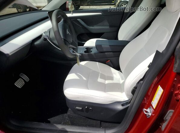 7SAYGDEF7RF043500 2024 TESLA MODEL Red Widok wnętrza z przodu
