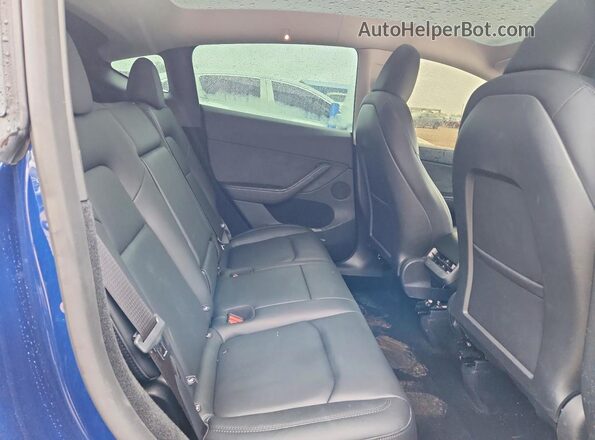 7SAYGDEF7SA342679 2025 TESLA MODEL Blue Widok tylnych siedzeń