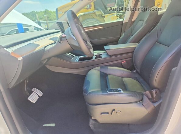 7SAYGDEF9PF793574 2023 TESLA MODEL White Vista interior delantera