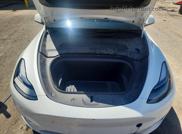 7SAYGDEF9PF793574 2023 TESLA MODEL White Vista del compartimento del motor