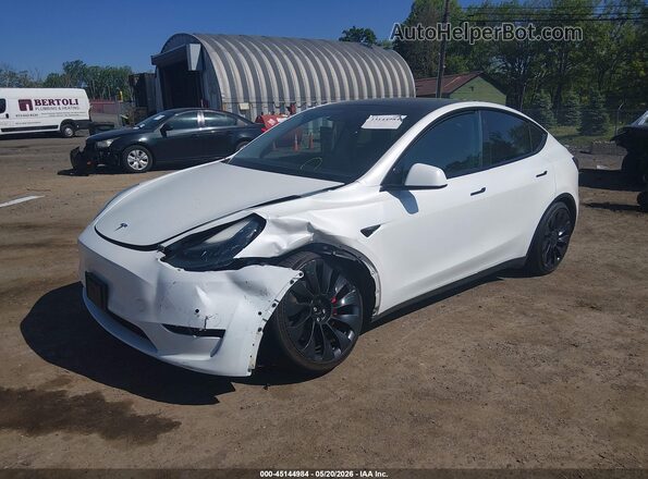 7SAYGDEFXNF535304 2022 TESLA MODEL Y Белый Передняя левая четверть
