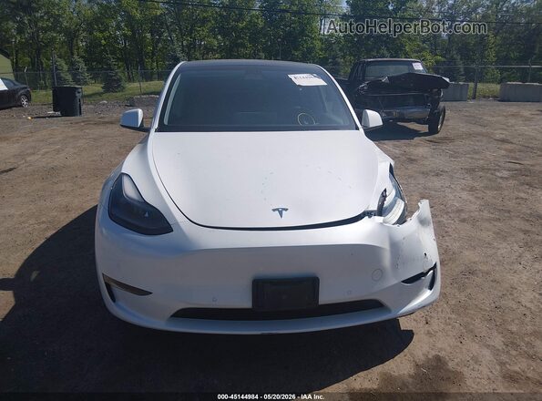 7SAYGDEFXNF535304 2022 TESLA MODEL Y Белый Вид задней части салона