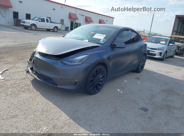 7SAYGDEFXPF802279 2023 TESLA MODEL Y Gray Przód lewy