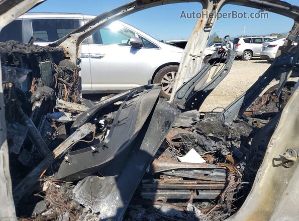 7SAYGDEFXRF080346 2024 TESLA MODEL Burn Widok wnętrza z przodu