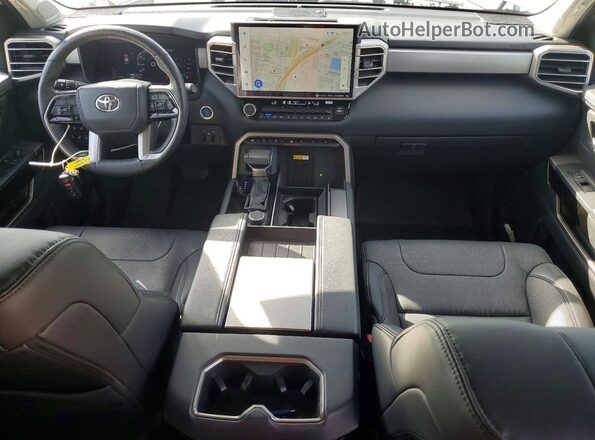7SVAAAAA3PX001777 2023 TOYOTA SEQUOIA Белый Вид панели приборов