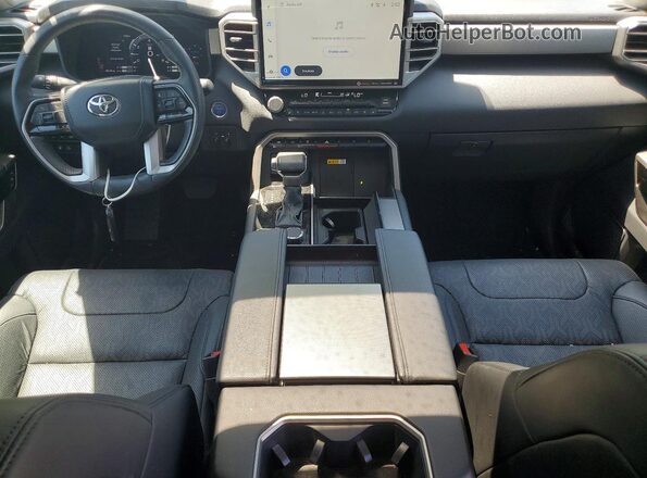 7SVAAABA1RX025707 2024 TOYOTA SEQUOIA Черный 
