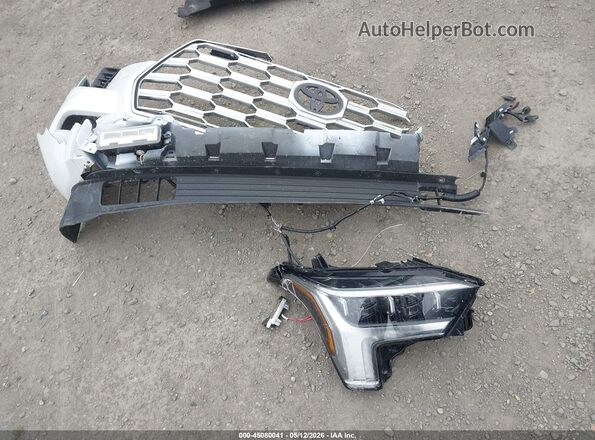 7SVAAABA1SX054534 2025 TOYOTA SEQUOIA White ხელსაწყოთა პანელის ხედი