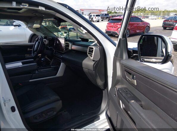 7SVAAABA3RX042931 2024 TOYOTA SEQUOIA White წინა სალონის ხედი