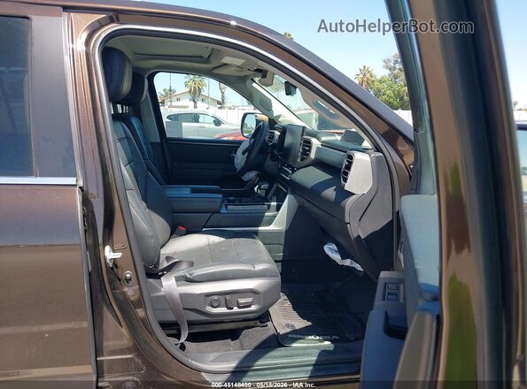 7SVAAABA4RX025880 2024 TOYOTA SEQUOIA Brown Սալոնի դիմացի տեսք