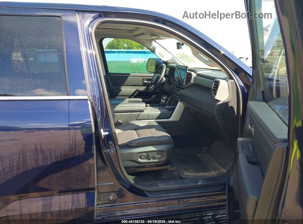 7SVAAABA4RX030867 2024 TOYOTA SEQUOIA Navy Вид салону спереду