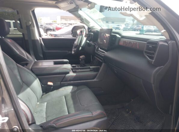 7SVAAABA7PX019214 2023 TOYOTA SEQUOIA Gray Սալոնի դիմացի տեսք
