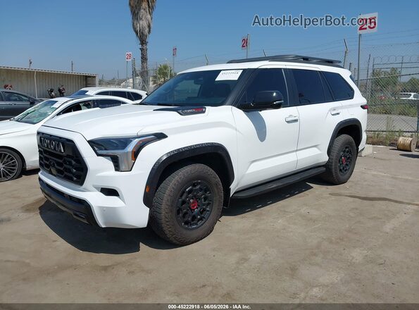 7SVAAABA7RX038557 2024 TOYOTA SEQUOIA White Front left