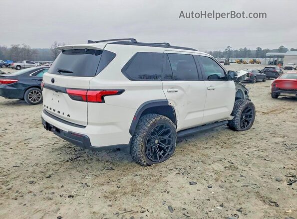 7SVAAABA8RX023677 2024 TOYOTA SEQUOIA White Հետևի աջ