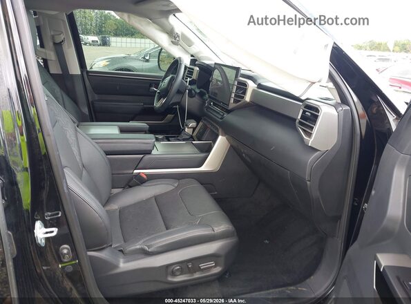 7SVAAABA8RX036333 2024 TOYOTA SEQUOIA Черный Вид салона спереди