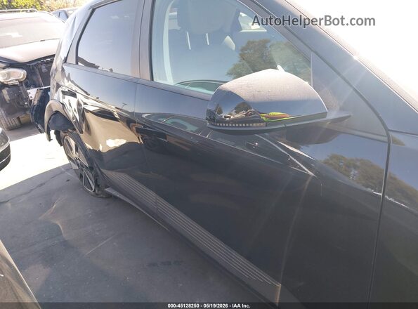 7YAKN4DA6SY018424 2025 HYUNDAI IONIQ 5 Black სალონის 360-გრადუსიანი ხედი