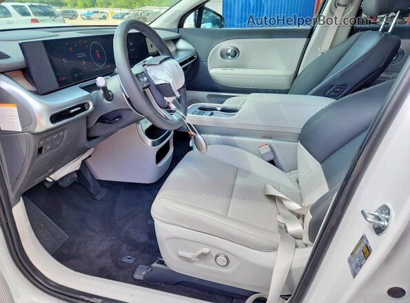 7YAMUFS31TY006842 2026 HYUNDAI IONIQ White 