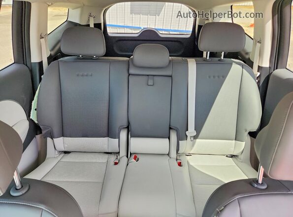 7YAMUFS31TY006842 2026 HYUNDAI IONIQ White 