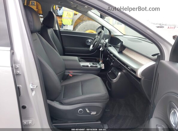 7YAMUFS37TY009552 2026 HYUNDAI IONIQ 9 Gray წინა სალონის ხედი