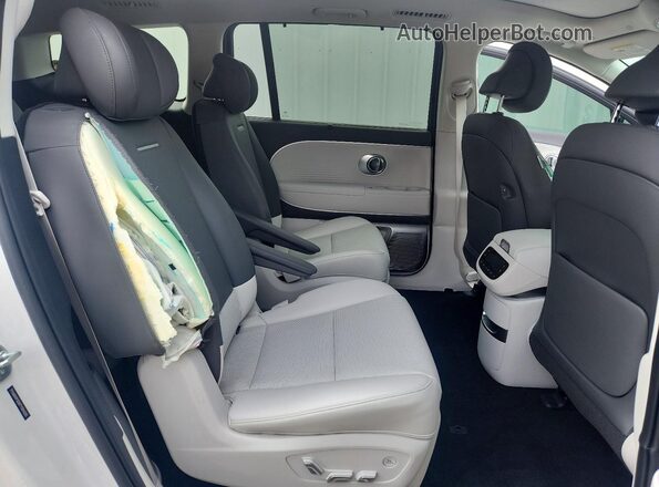 7YAMWFS58TY004260 2026 HYUNDAI IONIQ White Вид задньої частини салону