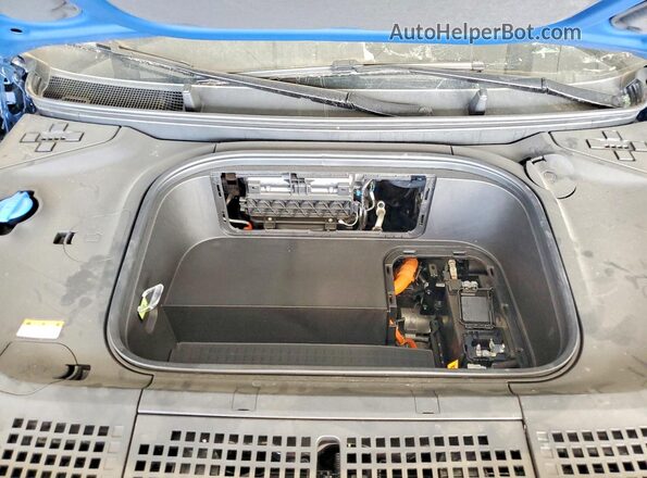 7YAMYFS52TY010579 2026 HYUNDAI IONIQ Синий 