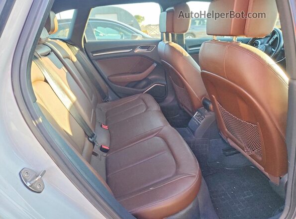 WAUTPBFF8JA062268 2018 AUDI A3 White Սալոնի հետևի տեսք