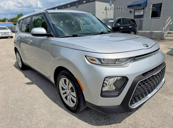 KNDJ23AU5L7098729 2020 KIA SOUL Серебряный 