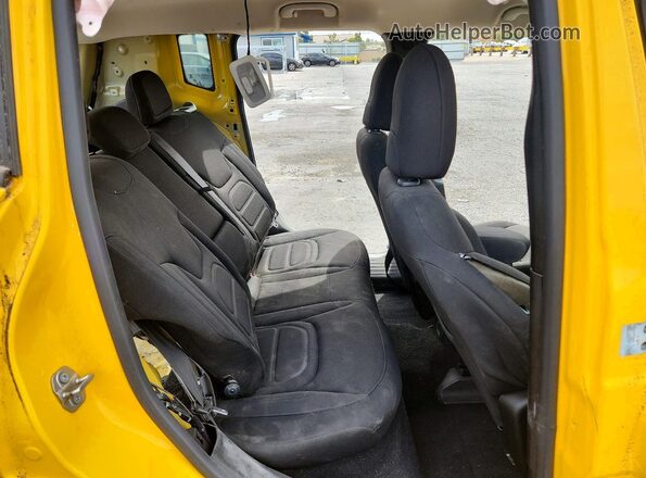 ZACCJABB3JPH84216 2018 JEEP RENEGADE Yellow Vista interior trasera
