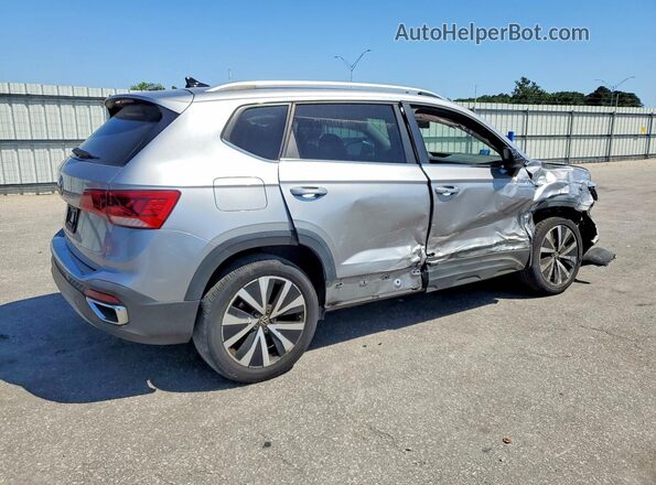 3VVRX7B2XNM022748 2022 VOLKSWAGEN TAOS Серый Передняя правая четверть