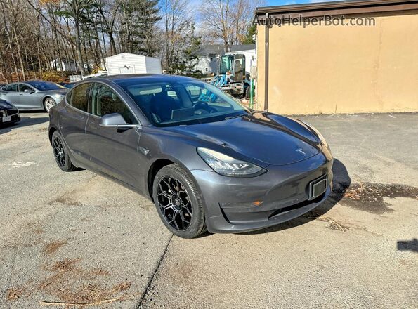 5YJ3E1EB1JF119497 2018 TESLA MODEL Gray 