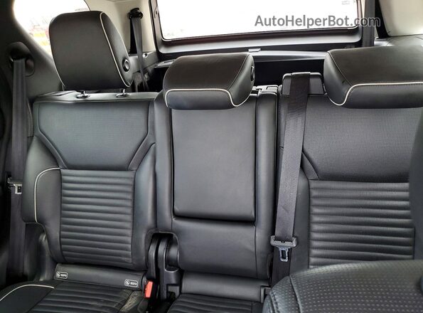 SALRRBBV4HA016105 2017 LAND ROVER DISCOVERY Black Widok wnętrza z tyłu