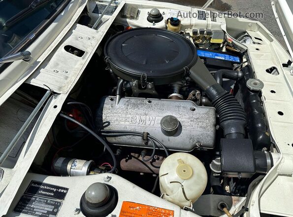 4280399 1974 BMW 2000 White Вид панелі приладів