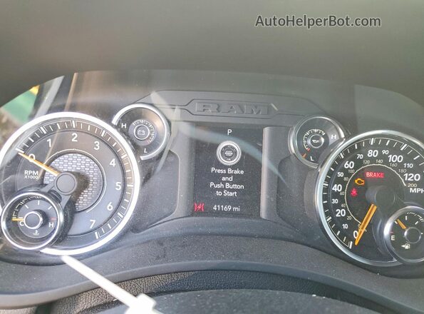3C63R3GJ5NG276817 2022 RAM 3500 White Widok tylnych siedzeń