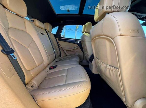 WP1AA2A53JLB08909 2018 PORSCHE MACAN White 