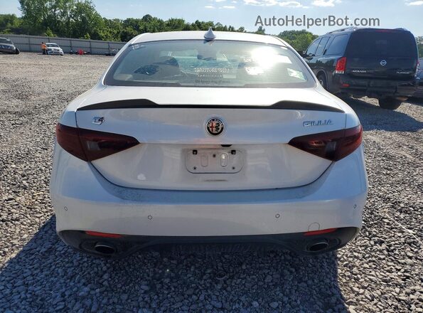 ZARFAEEN9H7560780 2017 ALFA ROMEO GIULIA White 