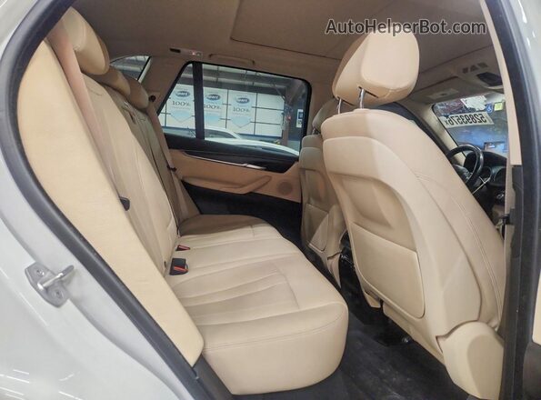 5UXKT0C58G0S78614 2016 BMW X5 White Engine compartment view