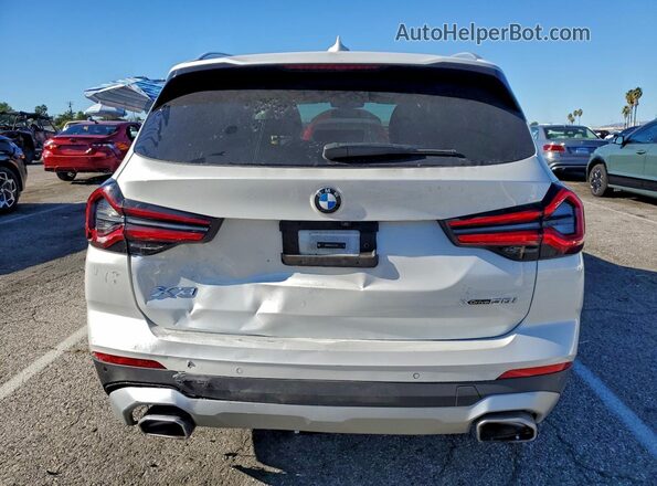 5UX53DP05R9V35147 2024 BMW X3 Белый Вид салона спереди