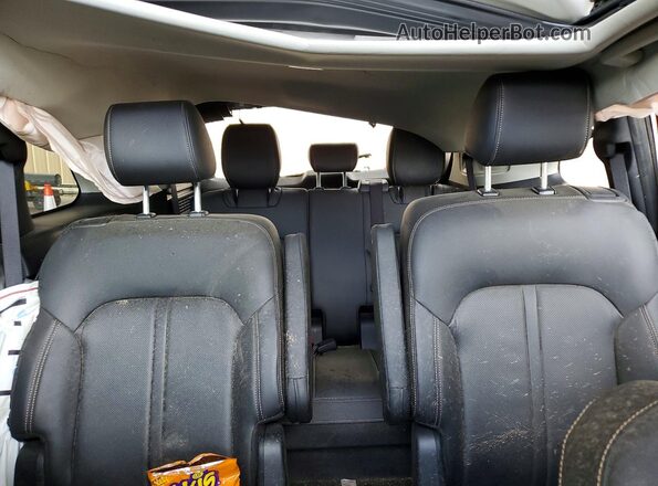 JM3KKCHD0T1355929 2026 MAZDA CX-90 Beige Вид задньої частини салону