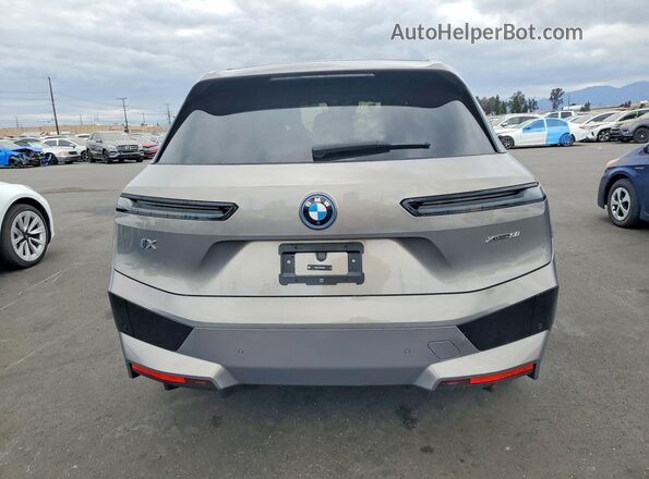 WB523CF08RCP61875 2024 BMW IX Gray Front interior view