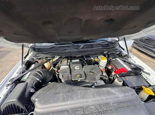 3C7WRTCL6NG246032 2022 RAM 3500 White Vista del salpicadero