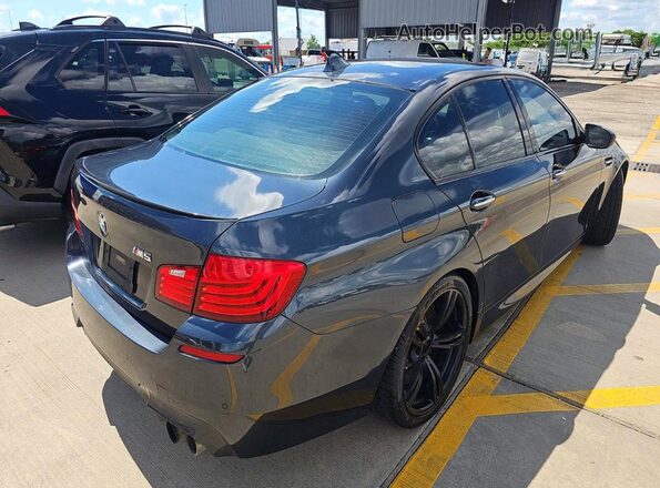 WBSFV9C55GD595740 2016 BMW M5 Gray Przód prawy