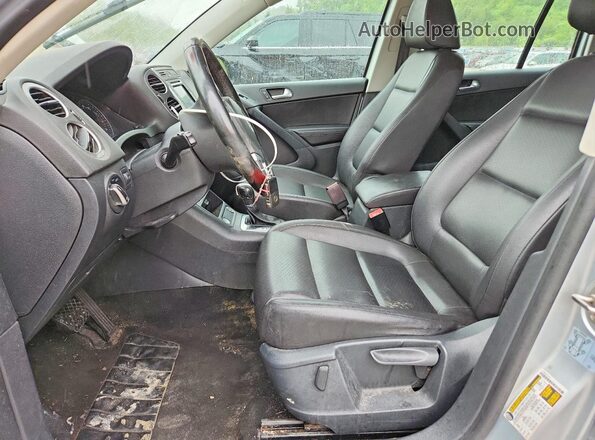 WVGBV7AX3HK013626 2017 VOLKSWAGEN TIGUAN Silver 