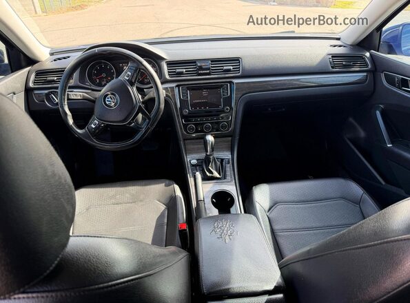 1VWBA7A33JC005519 2018 VOLKSWAGEN PASSAT Black 