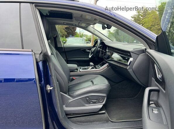 WA1EVAF15KD036494 2019 AUDI Q8 Blue Հետևի տեսք