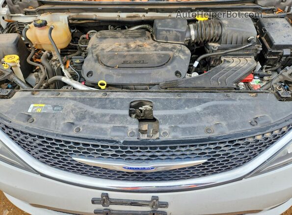 2C4RC1BG4KR665720 2019 CHRYSLER PACIFICA White 